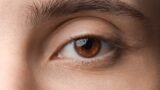 メンズアイクリーム体験｜40代男性の目の下のクマ対策に向く？のイメージ画像